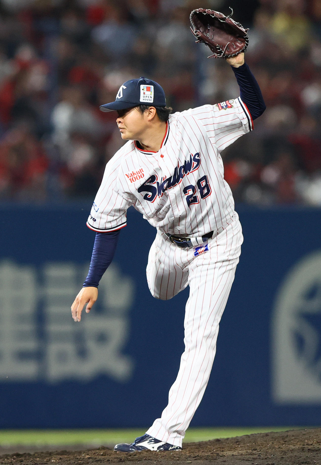 ヤクルト対広島　6回表、力投するヤクルト先発の松本健（撮影・上山淳一）