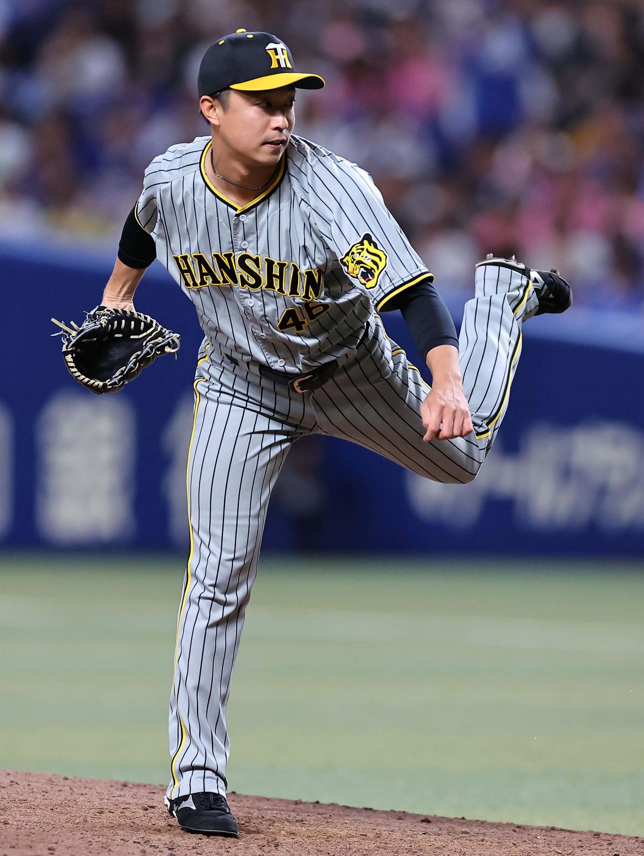 阪神対中日　阪神4番手の島本（撮影・上田博志）