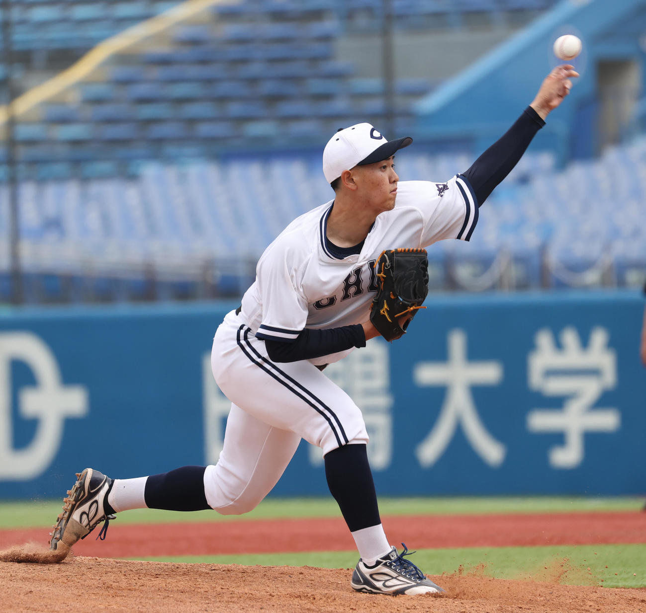 亜大対中大　1回途中から登板した中大・今村（撮影・柴田隆二）