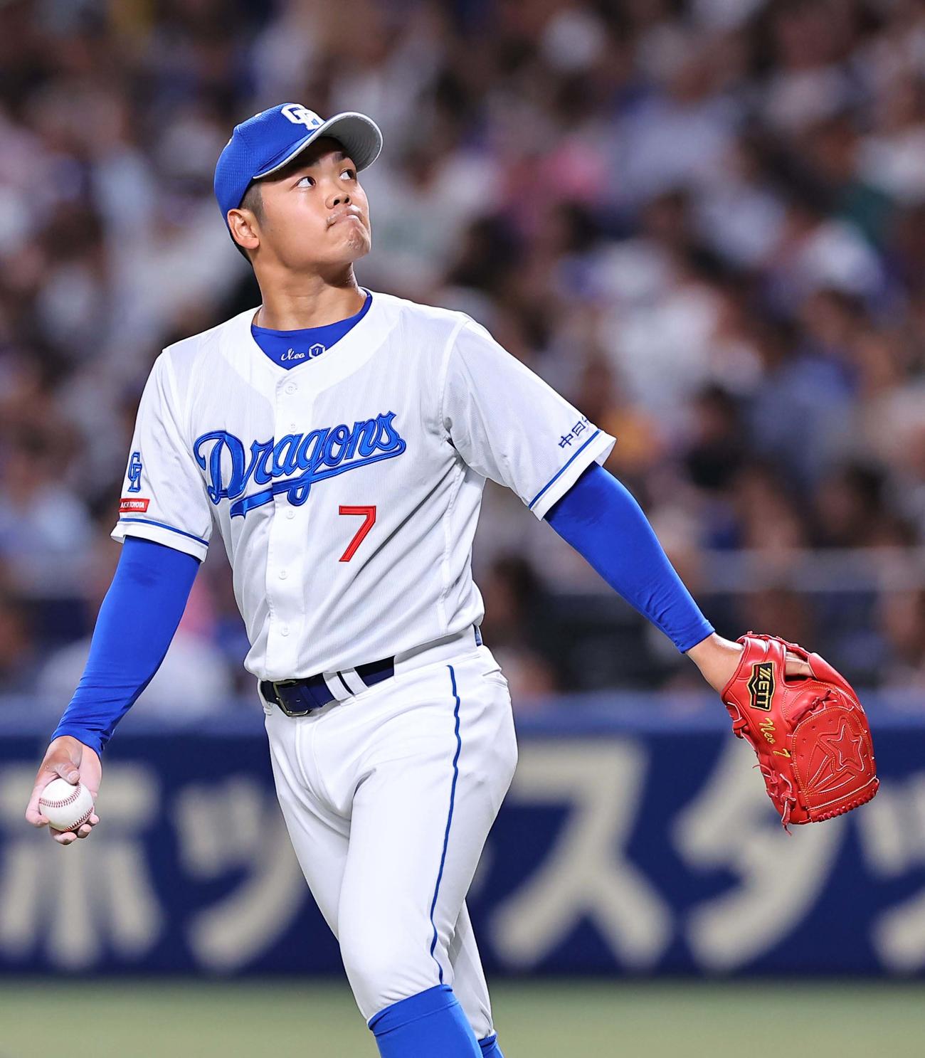 阪神対中日　6回、原口に本塁打を浴びた根尾（撮影・上田博志）