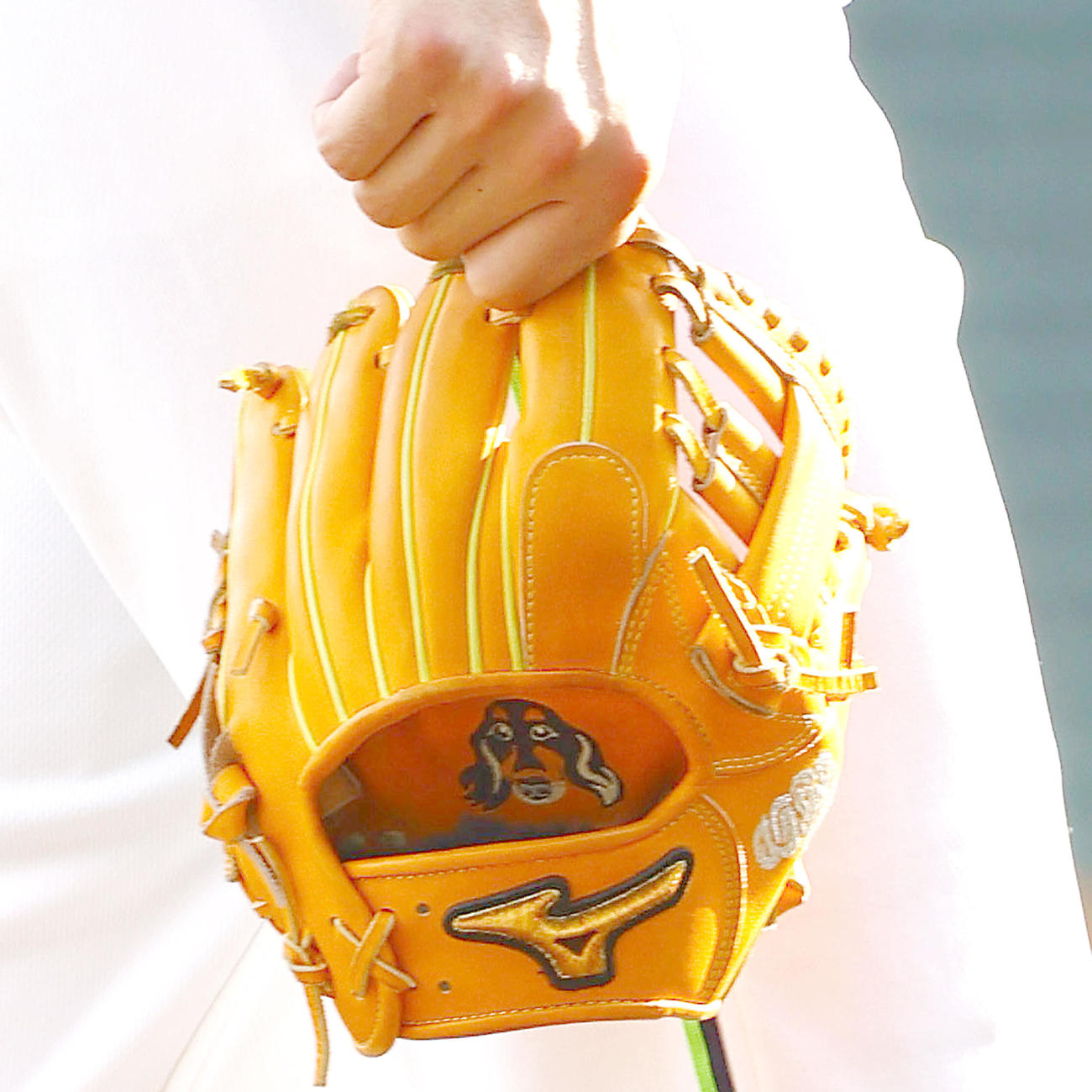 阪神対ヤクルト　ヤクルト村上宗隆のグラブ（撮影・上山淳一）＝2024年5月17日、甲子園球場