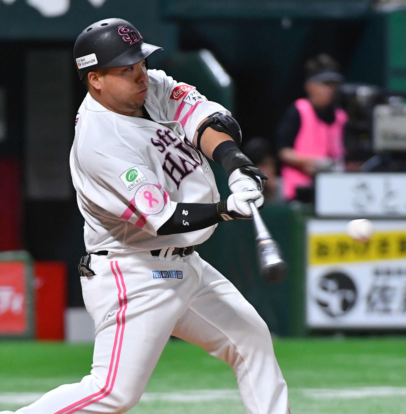 ソフトバンク対西武　3回裏ソフトバンク1死、山川は左越え本塁打を放つ（撮影・岩下翔太）