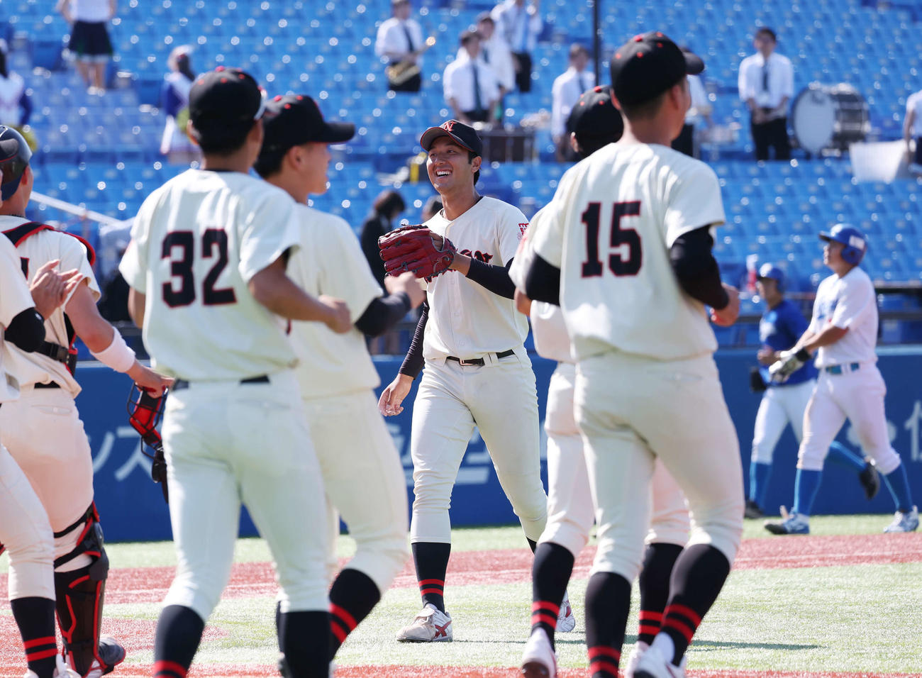 青学大対日大　勝利し、笑顔を見せる日大・市川（撮影・宮地輝）