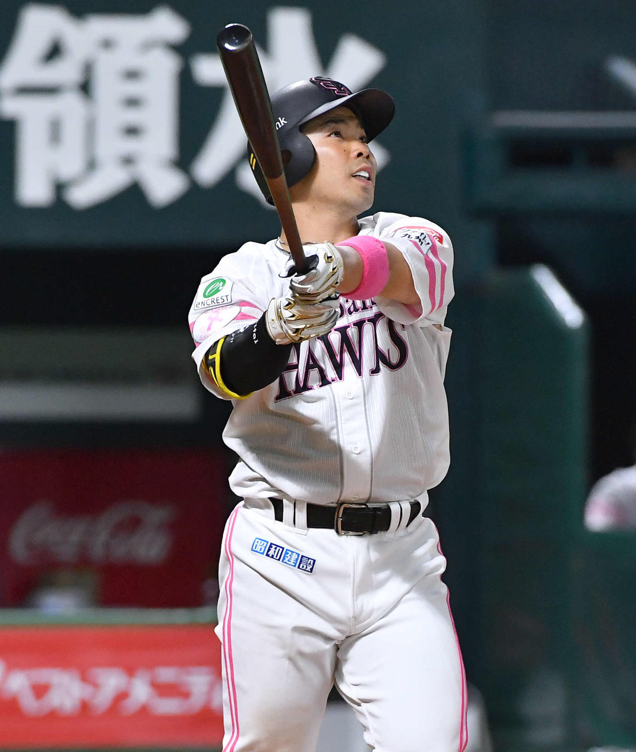 ソフトバンク対西武　5回裏ソフトバンク2死、近藤は右越え本塁打を放つ（撮影・岩下翔太）