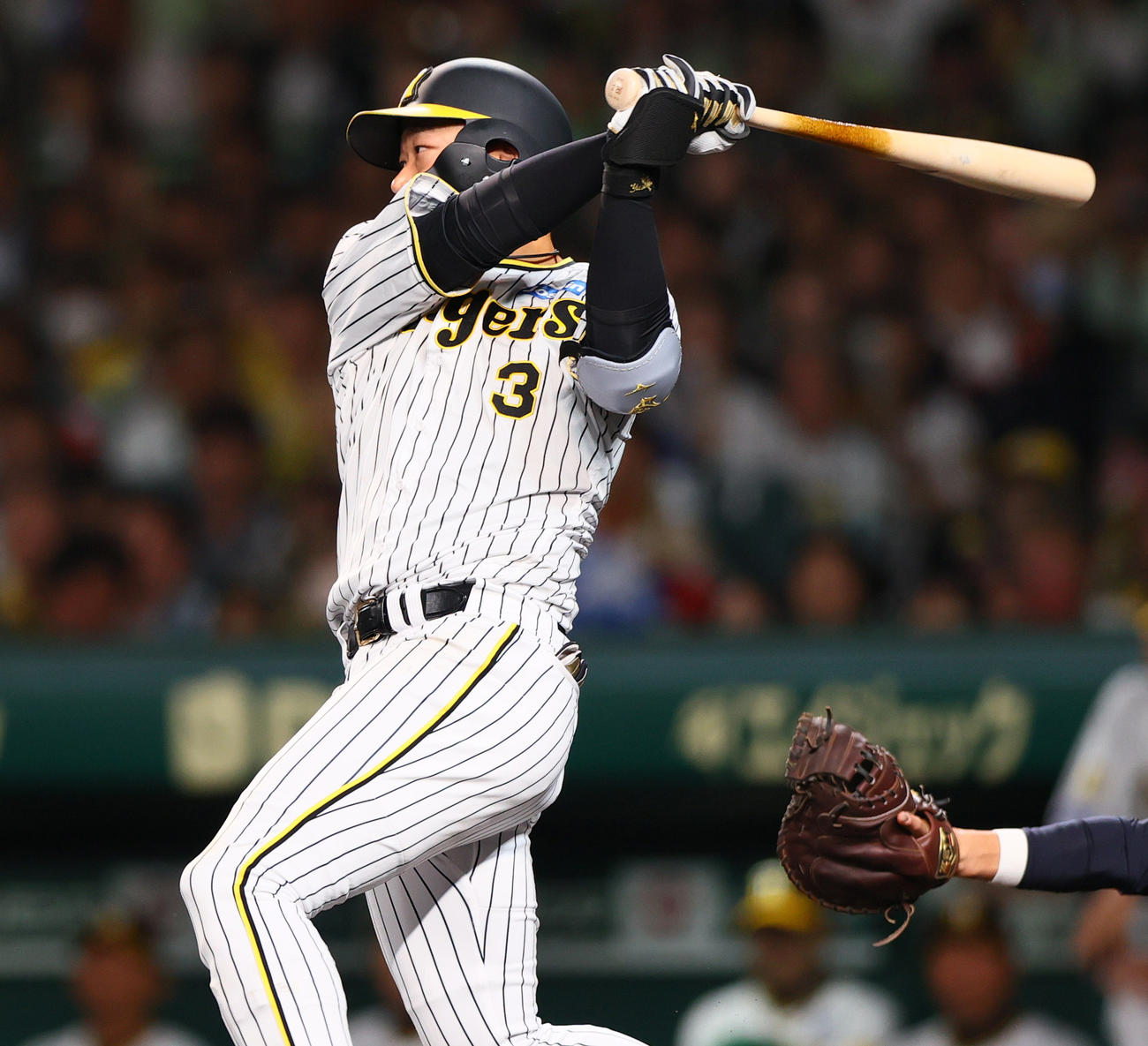阪神対ヤクルト　6回裏阪神2死一、二塁、大山は右前適時打を放つ（撮影・上山淳一）