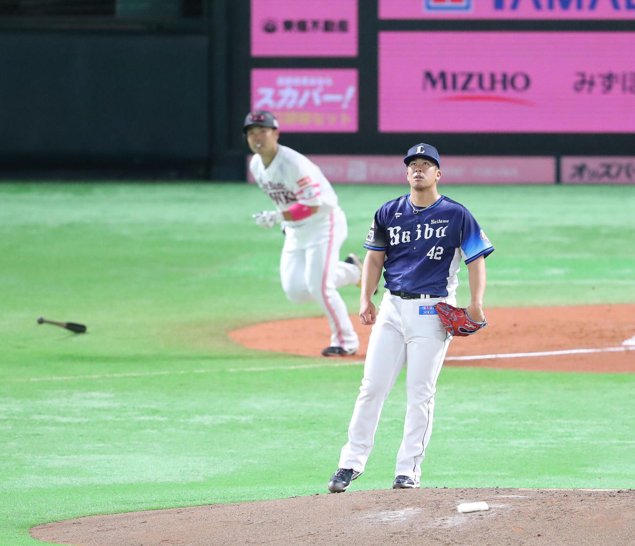 ソフトバンク対西武　2回裏ソフトバンク1死、近藤に中越え三塁打を浴びたボ－（撮影・梅根麻紀）