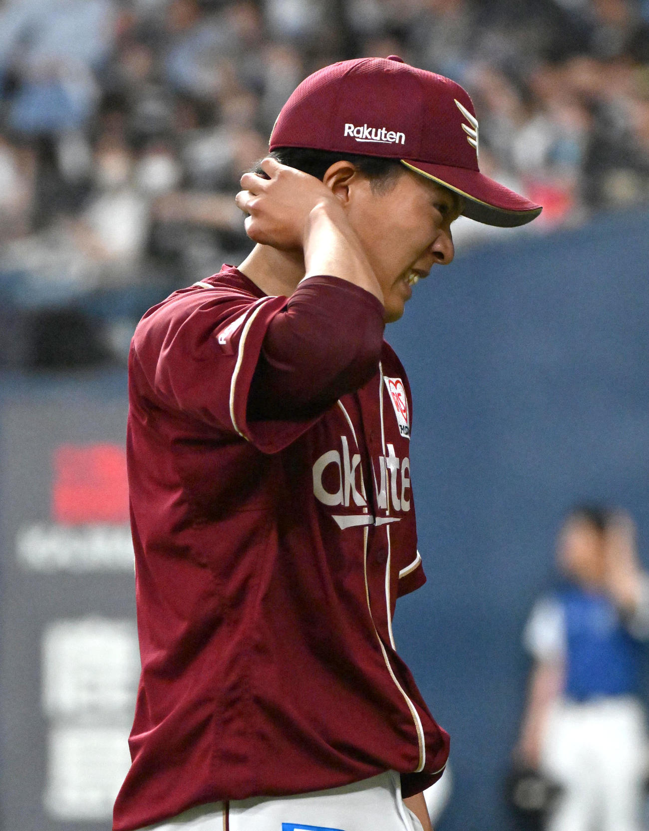 オリックス対楽天　8回途中で降板する早川（撮影・石井愛子）