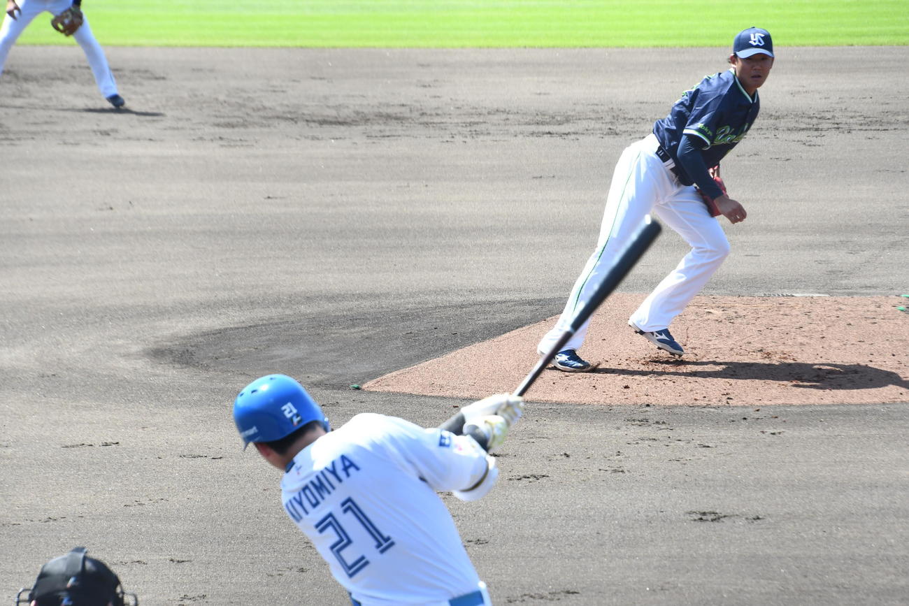 日本ハム清宮と対戦するヤクルト奥川