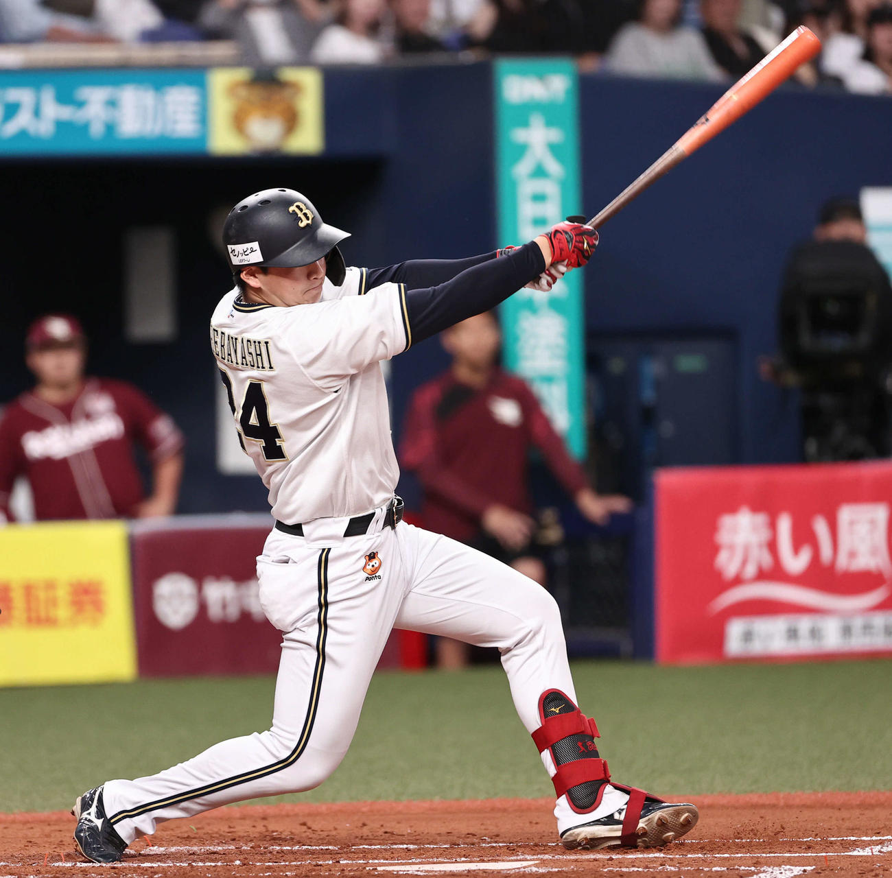 オリックス対楽天　1回裏オリックス1死満塁、紅林は右へ2点適時打を放つ（撮影・西尾就之）