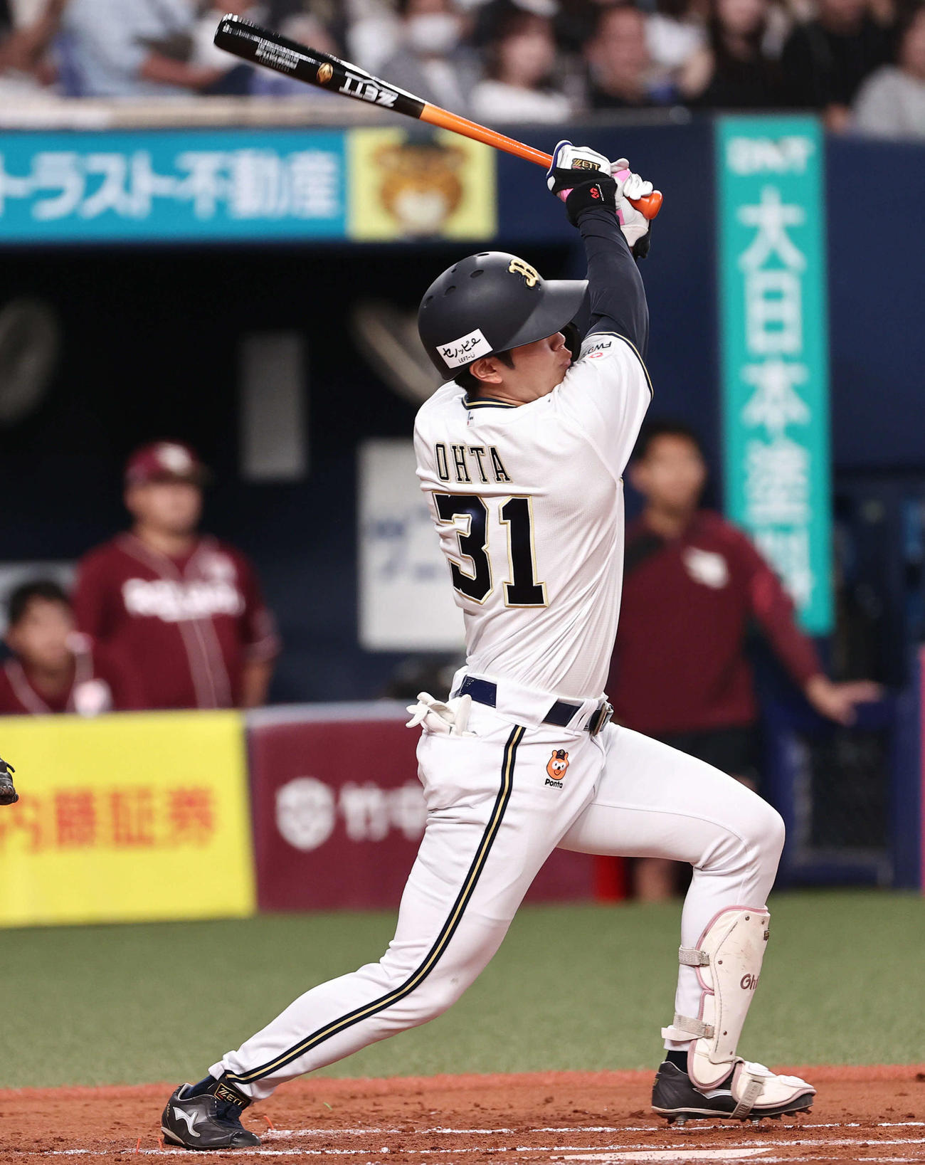 オリックス対楽天　1回裏オリックス2死一、三塁、太田は右中間に適時三塁打を放つ（撮影・西尾就之）