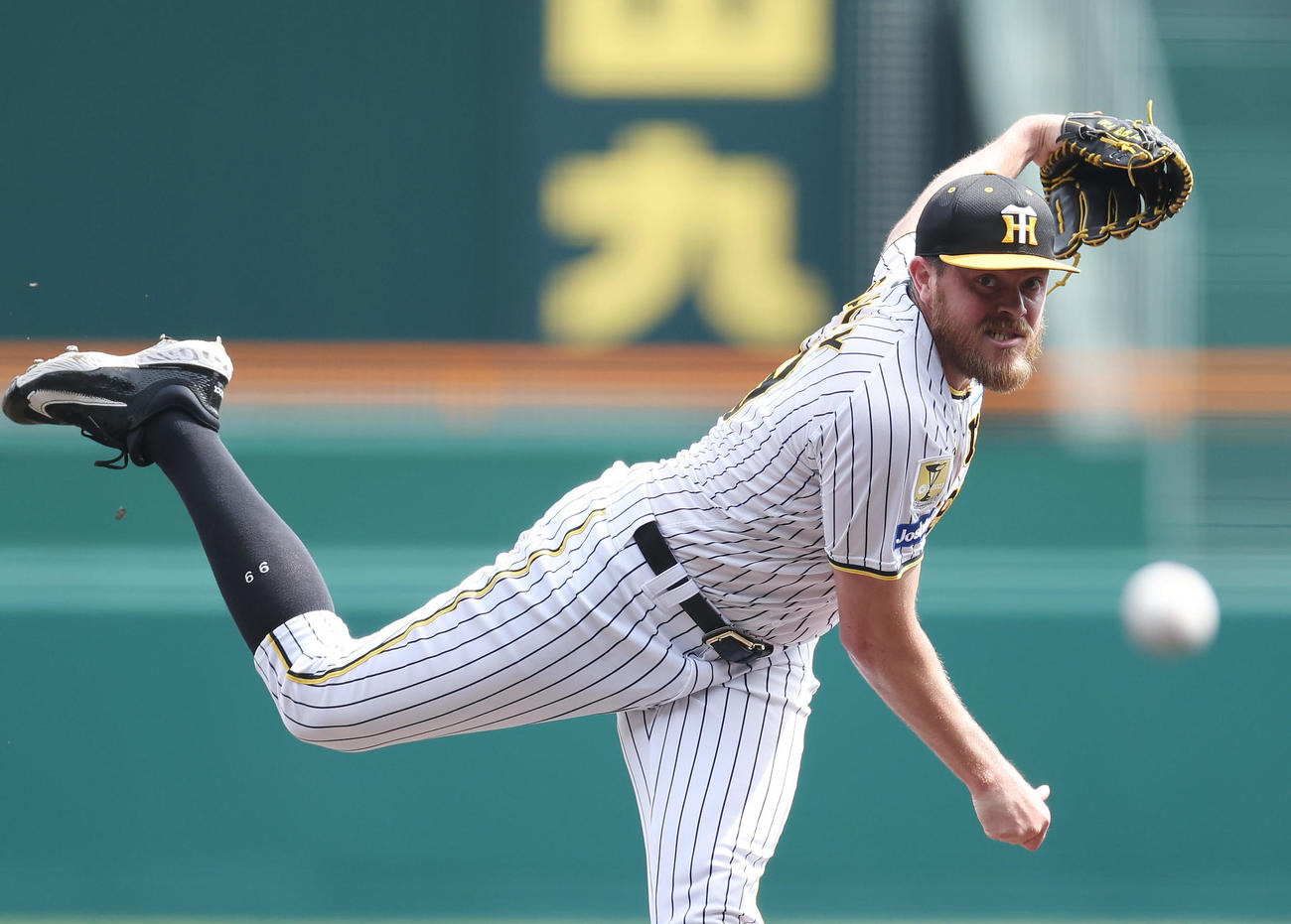 阪神対ヤクルト　力投する阪神先発のビーズリー（撮影・前田充）