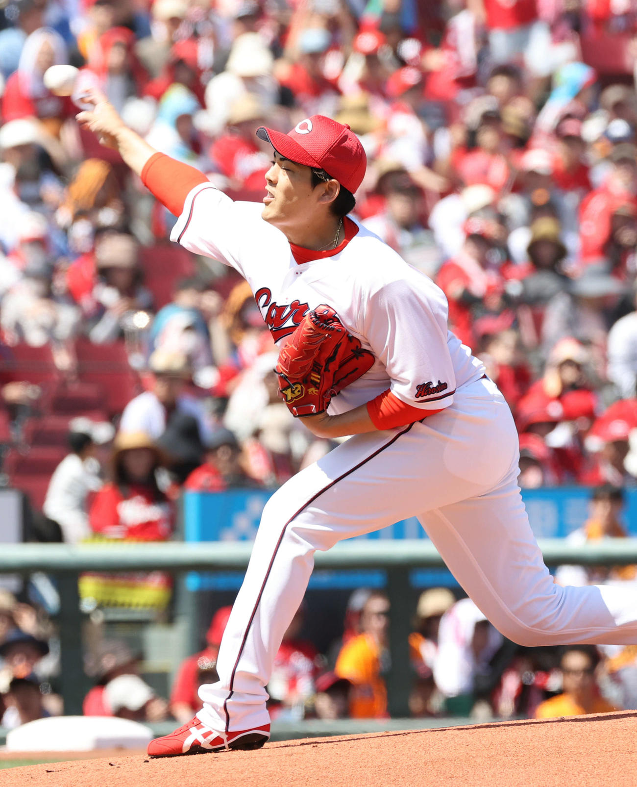 広島対巨人　広島先発の九里（撮影・加藤孝規）