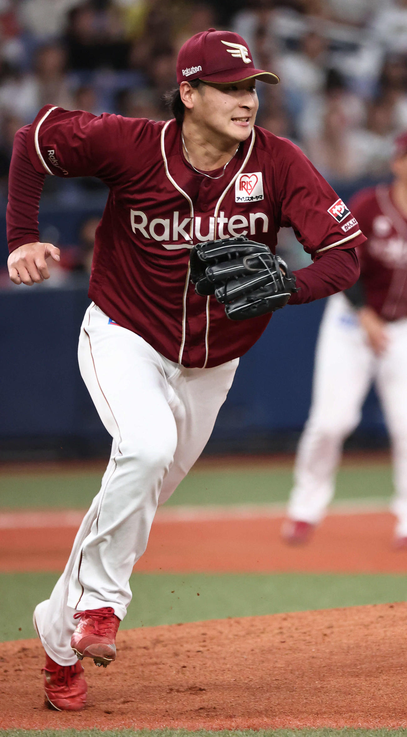 オリックス対楽天　楽天先発の内はベースカバーにダッシュ（撮影・西尾就之）