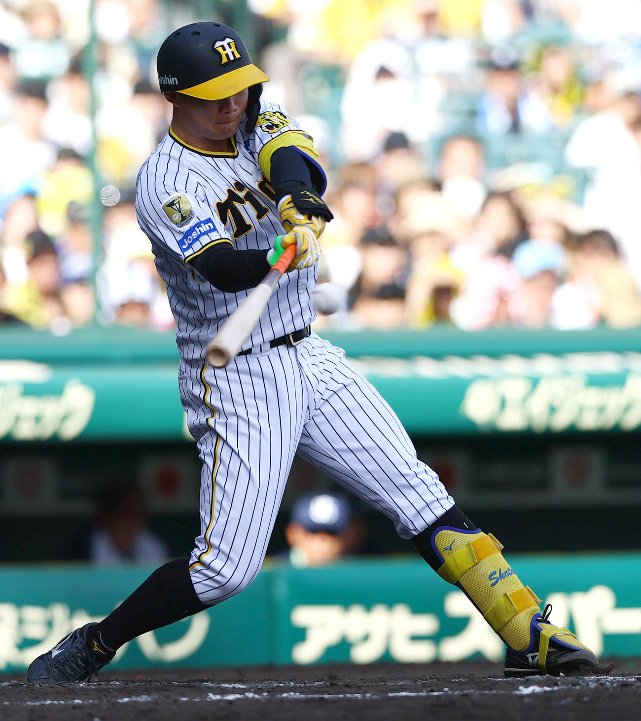 阪神対ヤクルト　8回裏阪神無死、代打森下は右前打を放つ（撮影・上山淳一）