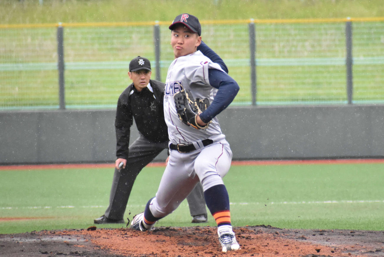 京大戦で今春リーグ戦で初登板初先発したプロ注目の立命大・長屋（撮影・古財稜明）