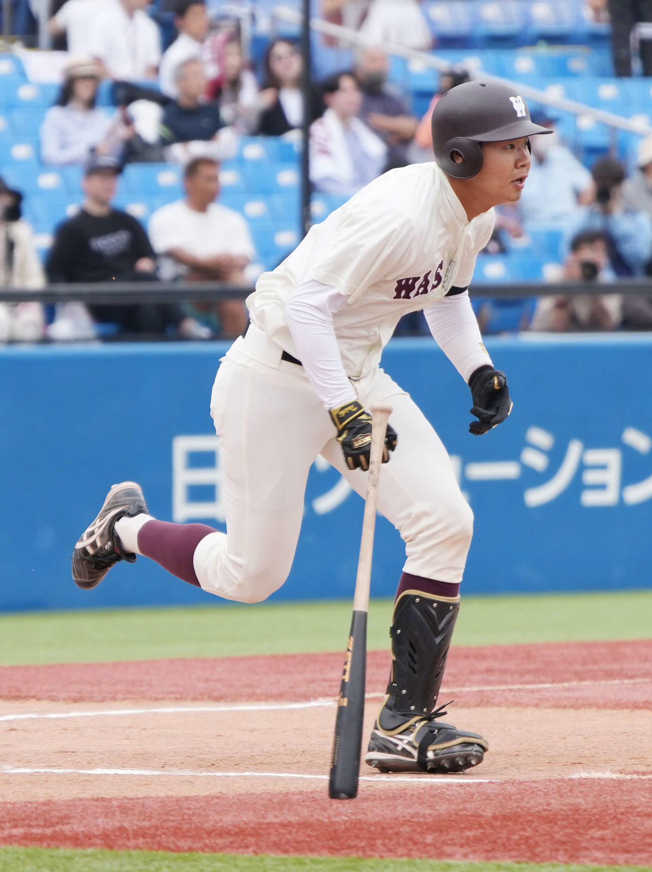 早大対法大　1回表早大1死二塁、印出は先制の右前適時打を放つ（撮影・小沢裕）