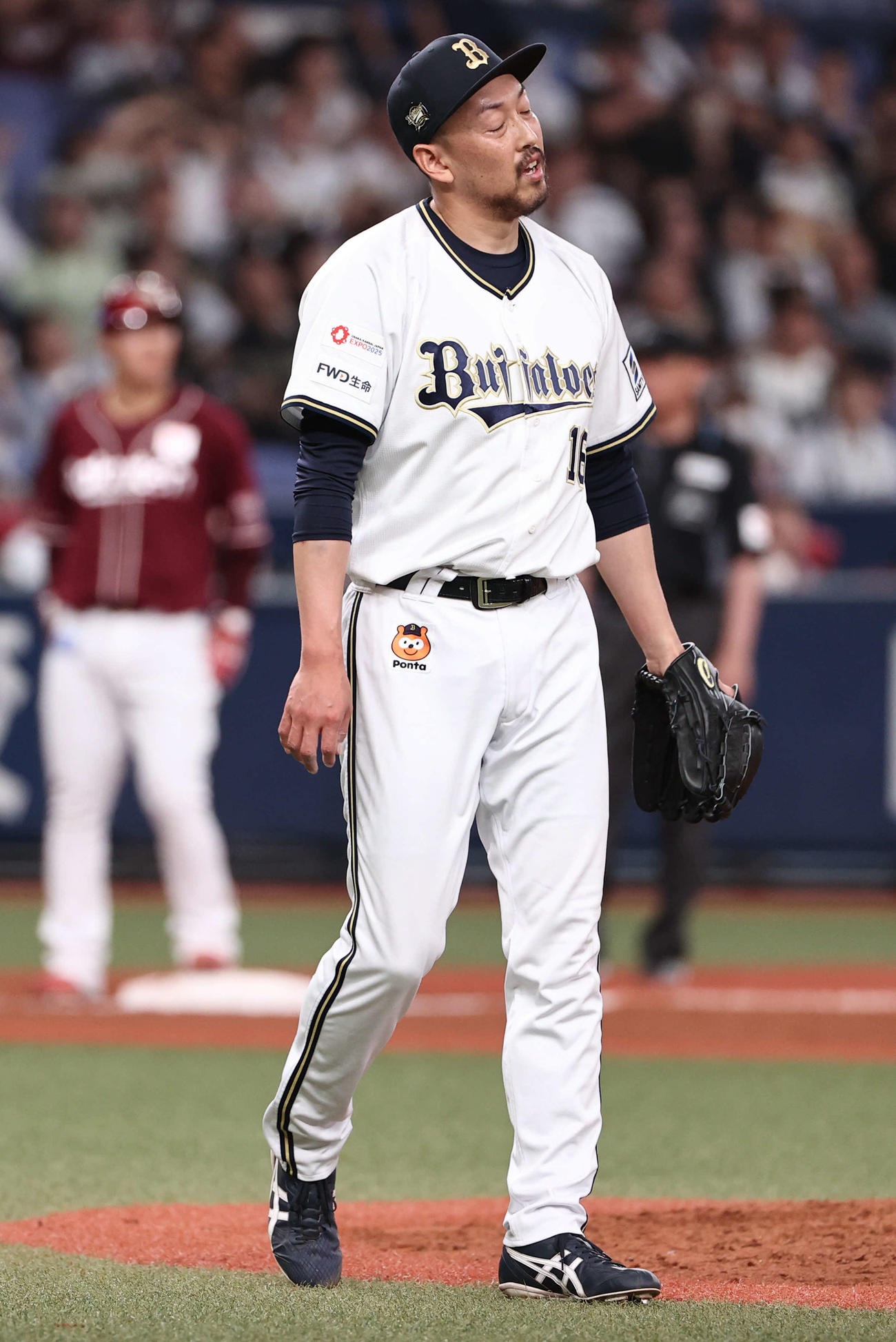 オリックス対楽天　抑えに失敗し渋い表情の平野佳（撮影・西尾就之）