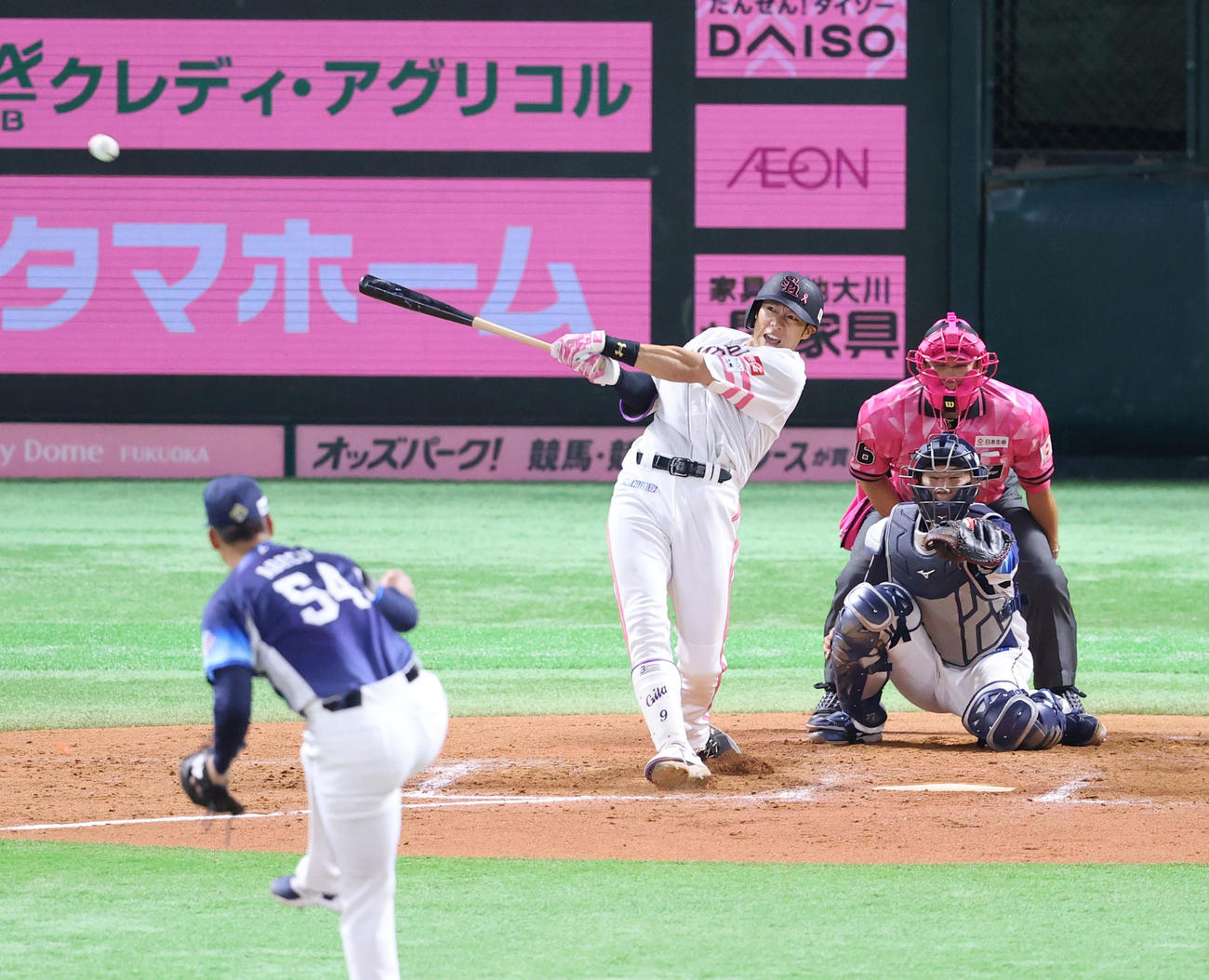 ソフトバンク対西武　9回裏ソフトバンク1死二塁、柳田は右前に同点適時打を放つ（撮影・梅根麻紀）