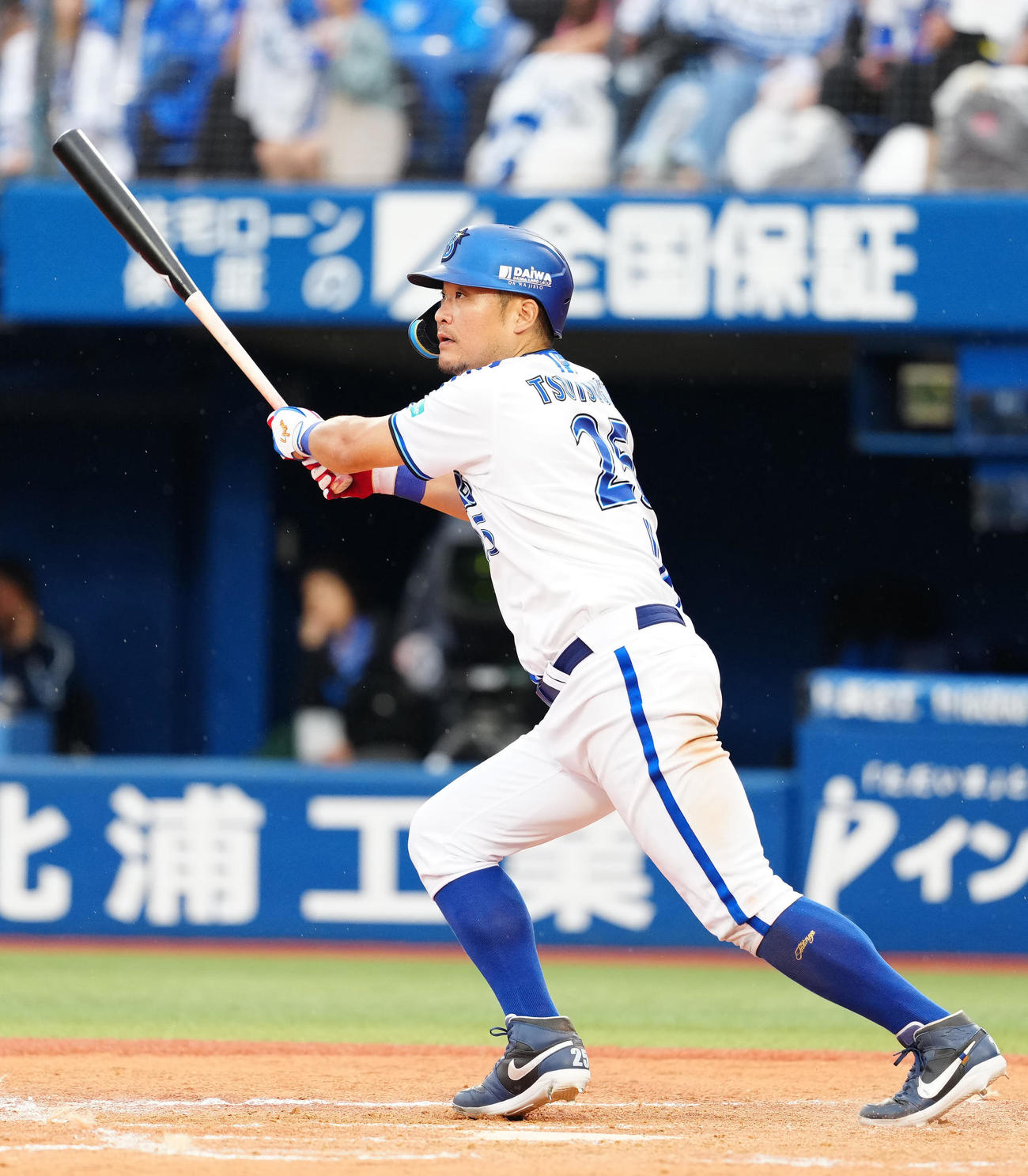 DeNA対中日　8回裏DeNA無死、左前打を放つ筒香（撮影・江口和貴）