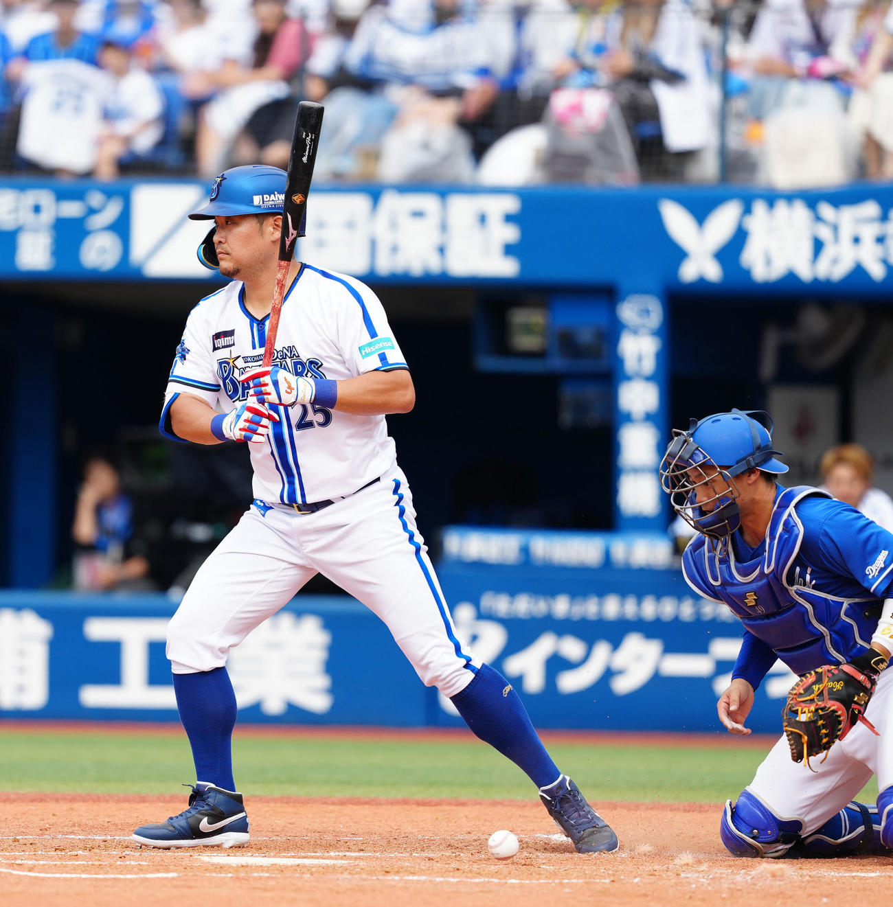 DeNA対中日　3回裏DeNA2死一塁、四球を選んだ筒香（撮影・江口和貴）