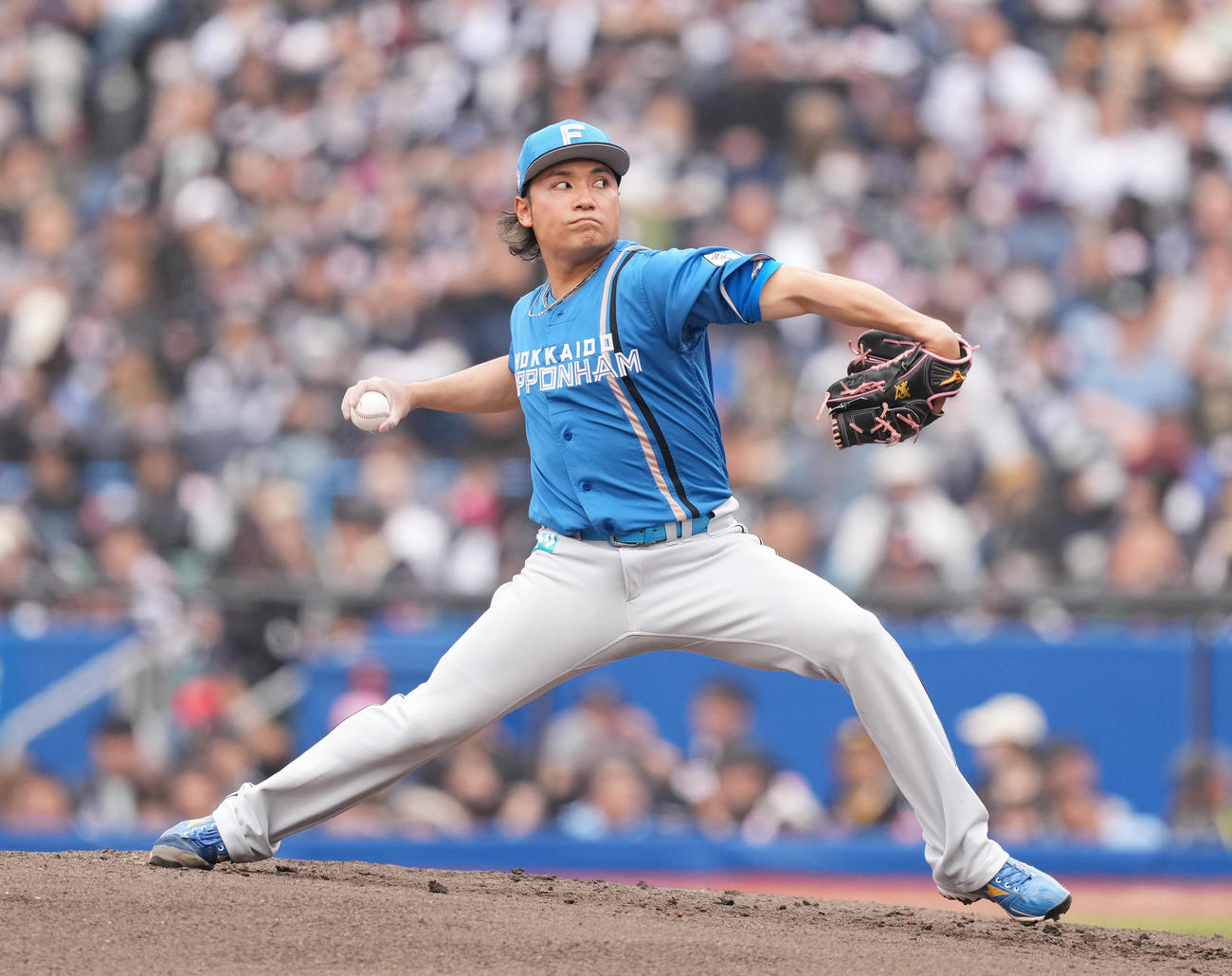 ロッテ対日本ハム　日本ハム先発の伊藤（撮影・菅敏）