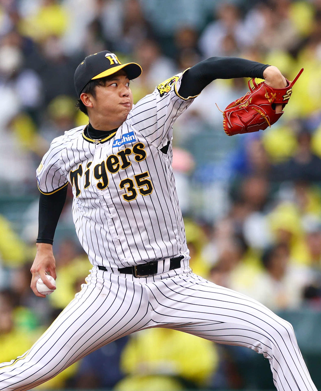 阪神対ヤクルト　力投する阪神先発の才木（撮影・上山淳一）