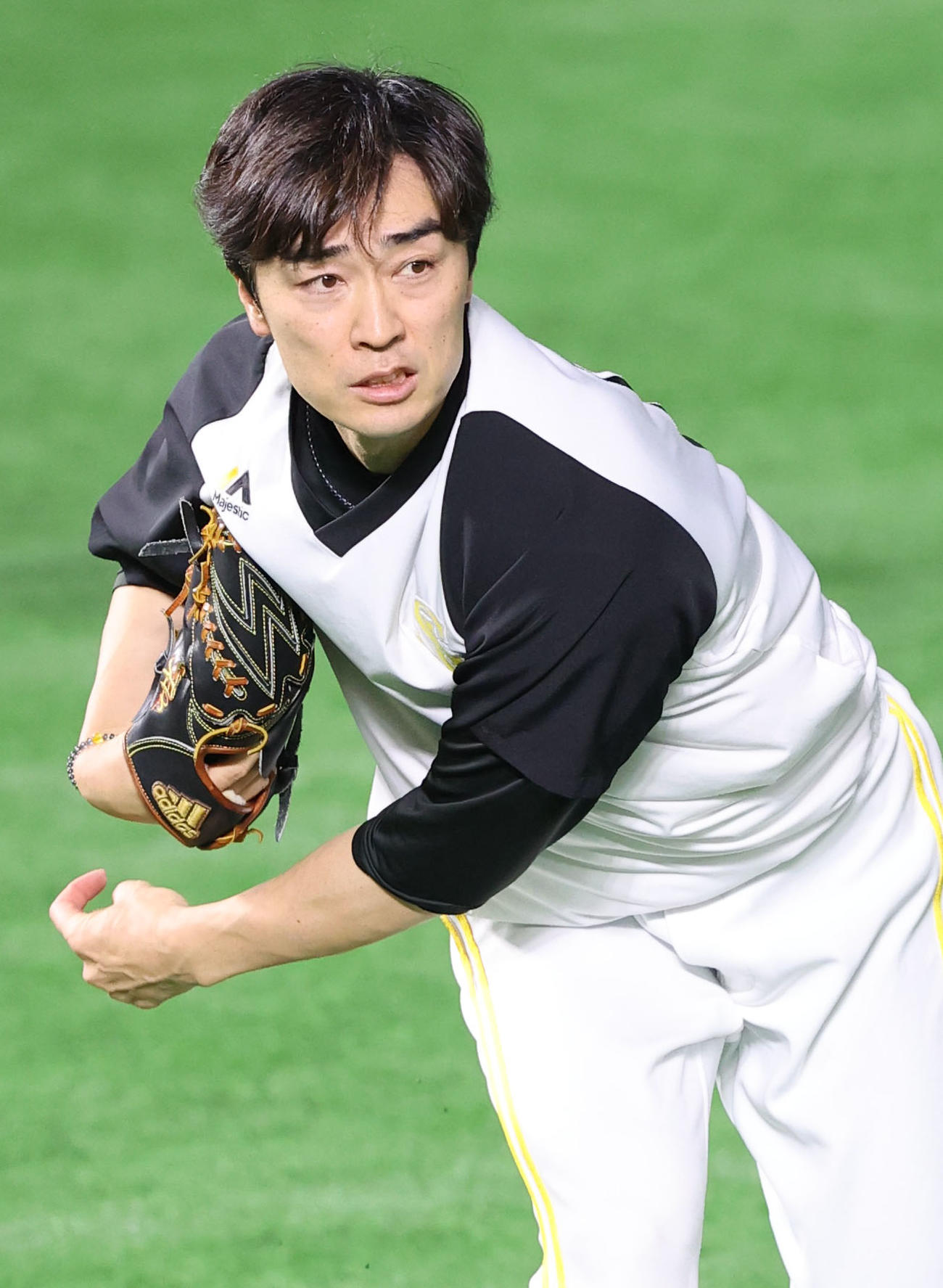 キャッチボールで調整する和田（撮影・鬼束羽瑠菜）