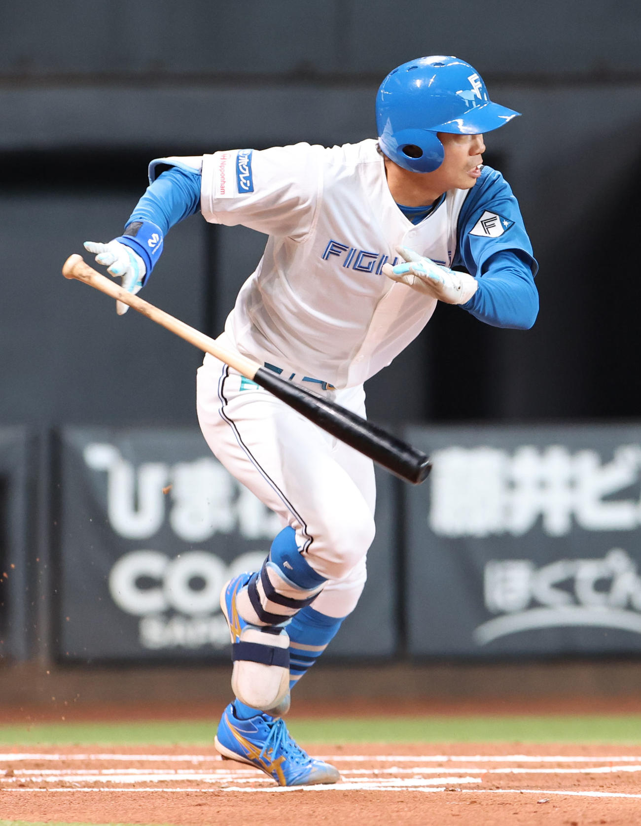 日本ハム対オリックス　1回裏日本ハム無死、中島は中前打を放つ（撮影・佐藤翔太）