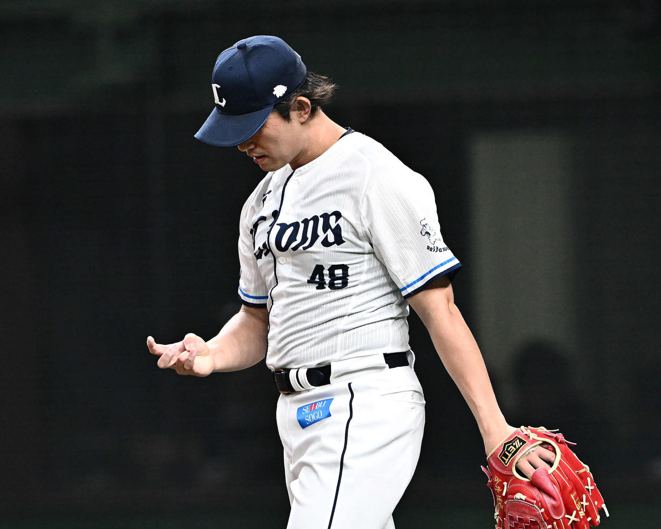 西武対ロッテ　1回表ロッテ1死一、二塁、ソトに先制適時打を許す今井（撮影・滝沢徹郎）