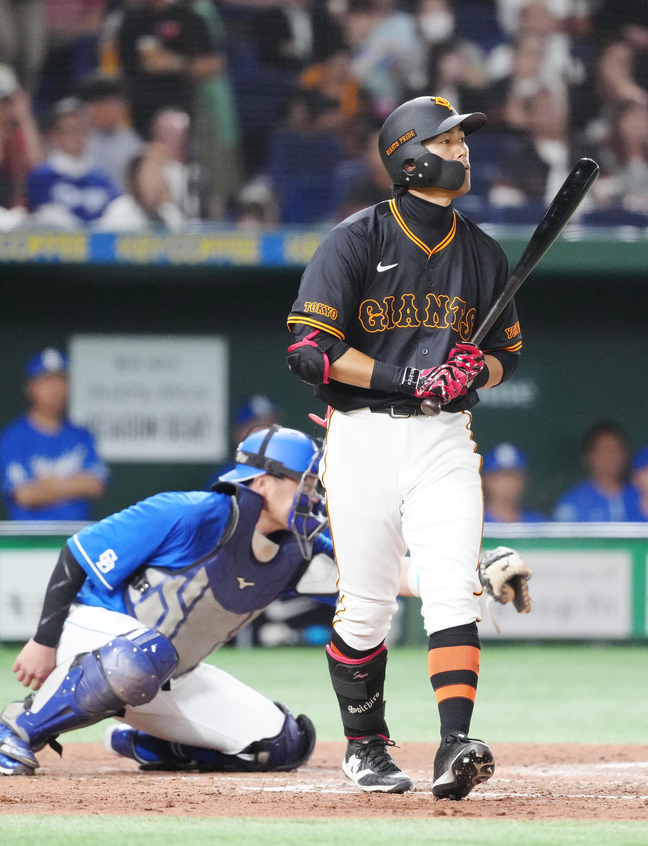 巨人対中日　5回裏巨人1死二塁、四球を選んだ立岡（撮影・江口和貴）