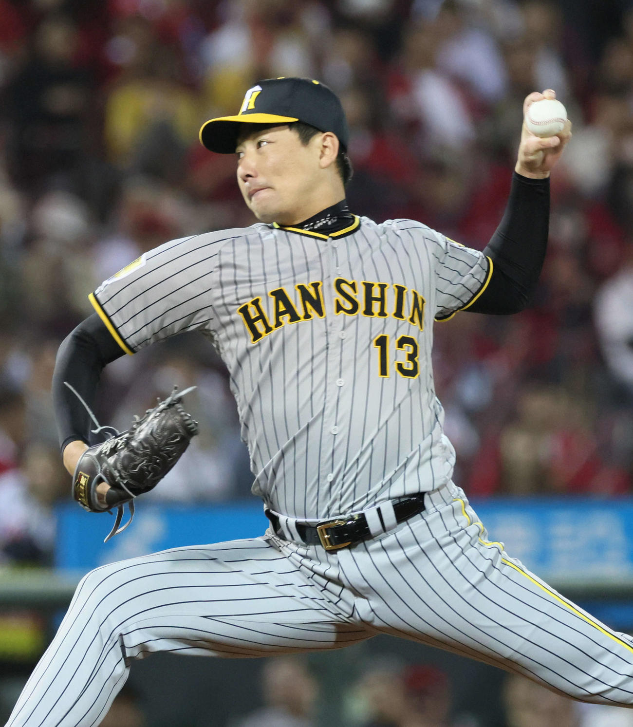 広島対阪神　9回裏広島、阪神3番手の岩崎（撮影・加藤孝規）