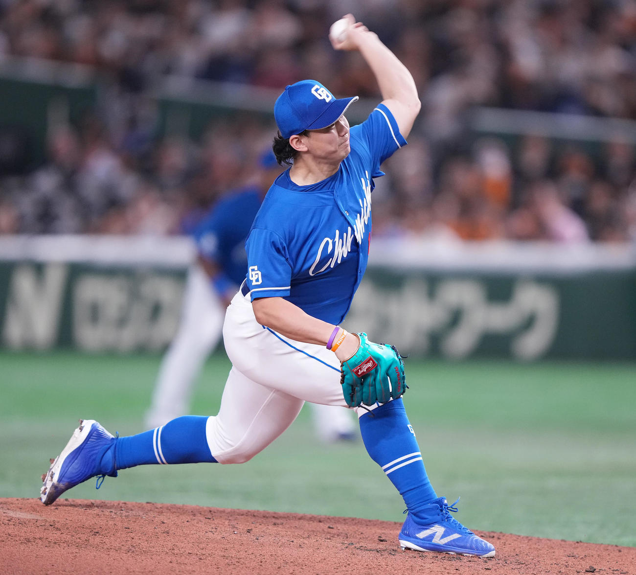 巨人対中日　力投する中日先発の小笠原（撮影・鈴木みどり）