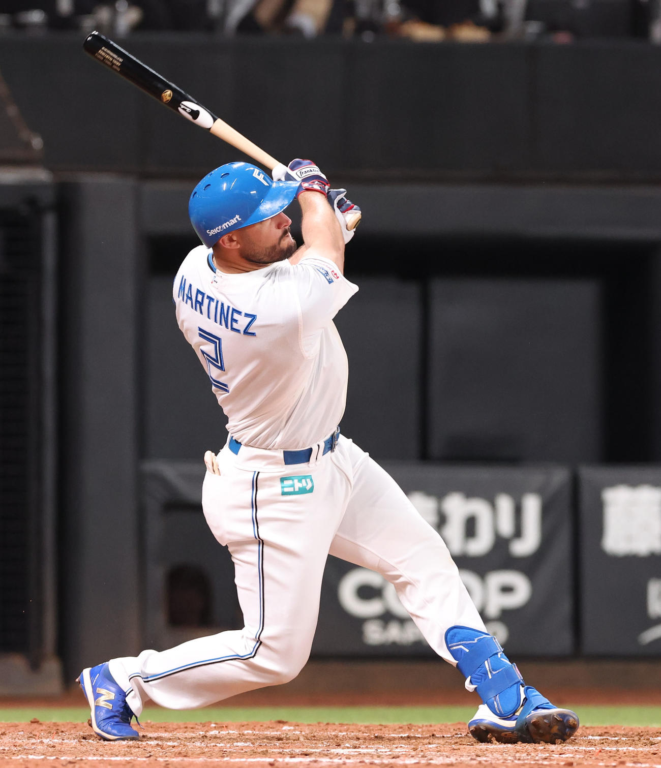 日本ハム対オリックス　5回裏日本ハム1死一、二塁、マルティネスは左越え3点本塁打を放つ（撮影・佐藤翔太）
