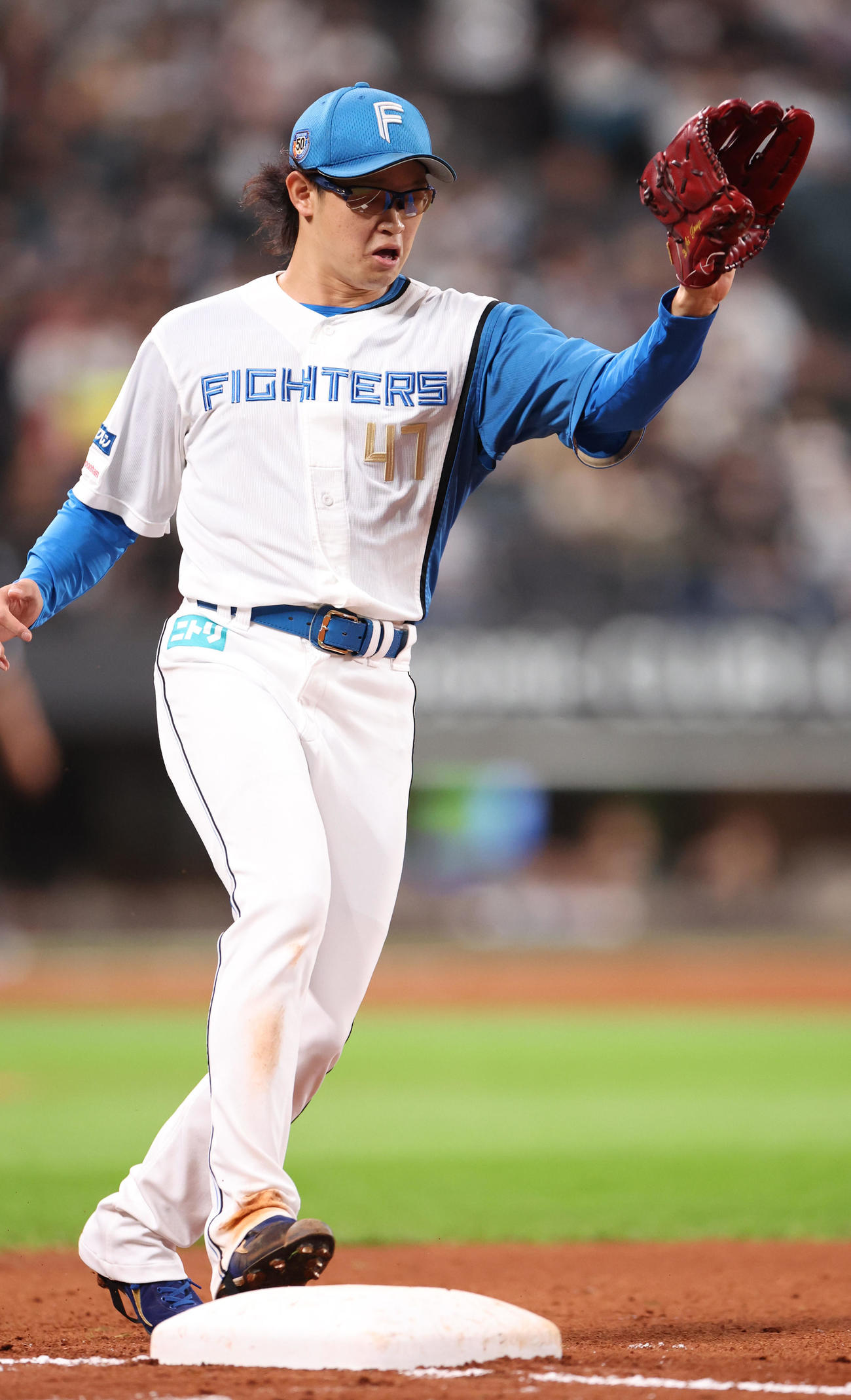日本ハム対オリックス　4回表オリックス無死、森を一ゴロに仕留める鈴木（撮影・佐藤翔太）