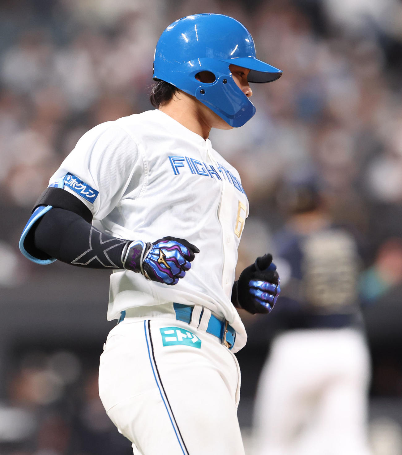 日本ハム対オリックス　9回裏日本ハム1死一塁、吉田から左前打を放つ田宮（撮影・佐藤翔太）