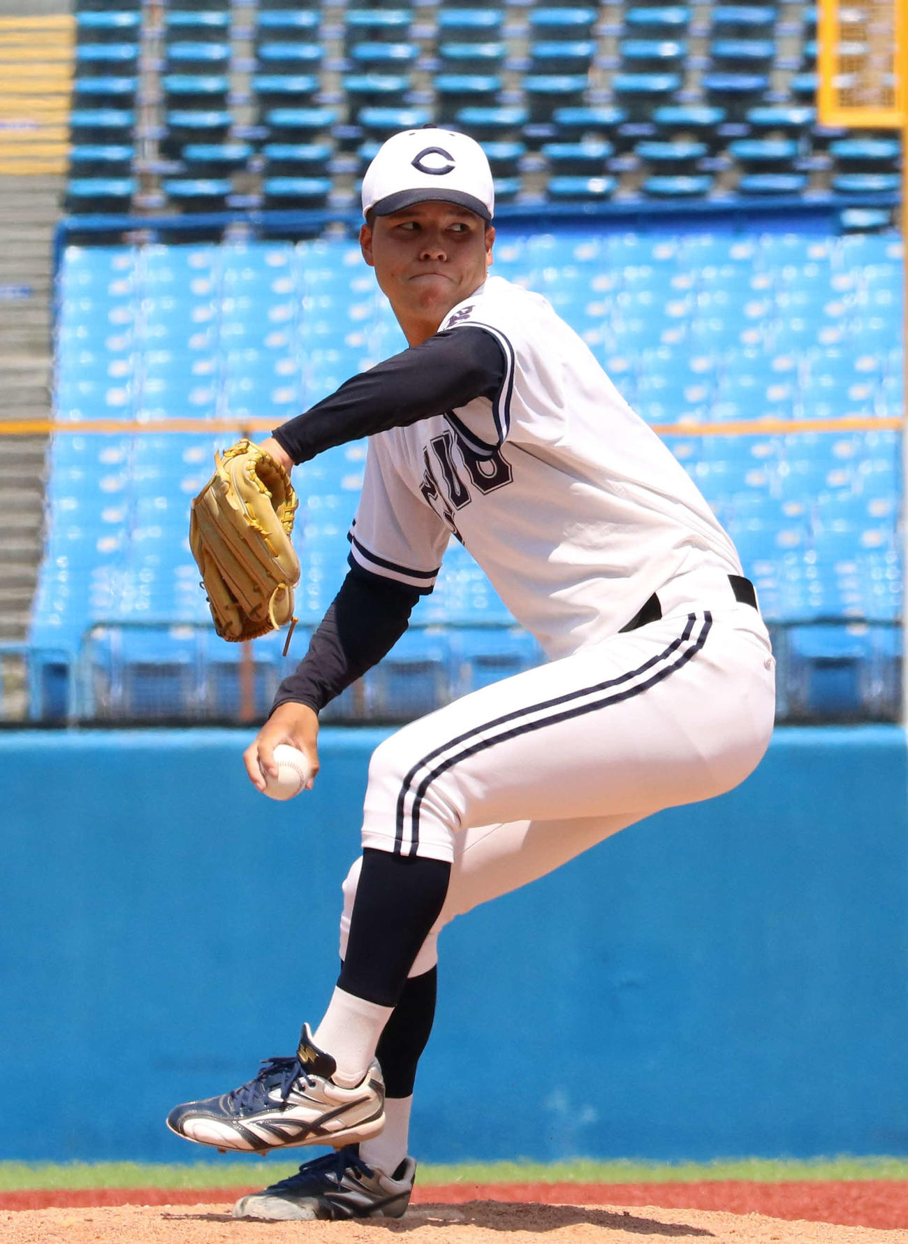 中大対青学大　中大の3番手で登板した三奈木（撮影・深田雄智）