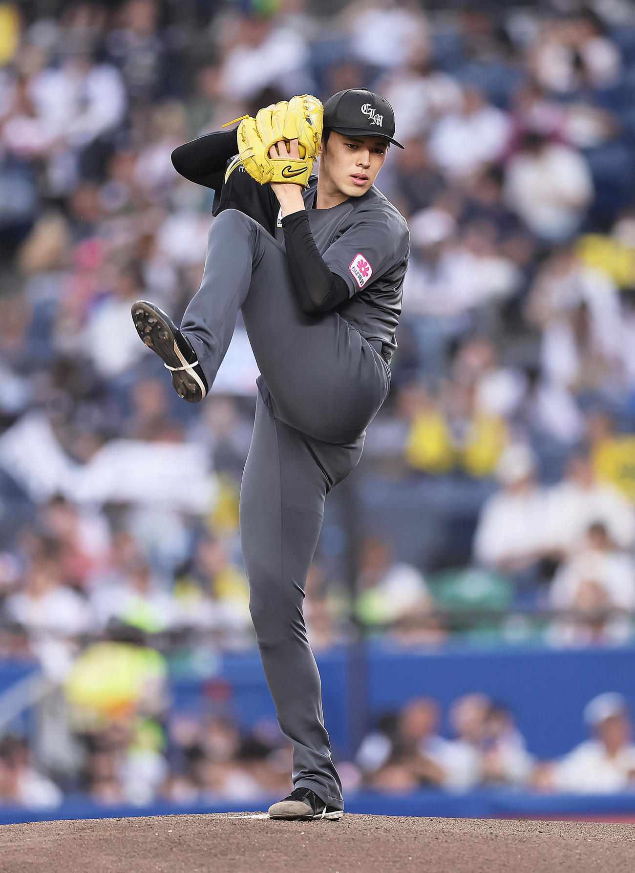 ロッテ対ソフトバンク　ロッテ先発の佐々木（撮影・足立雅史）