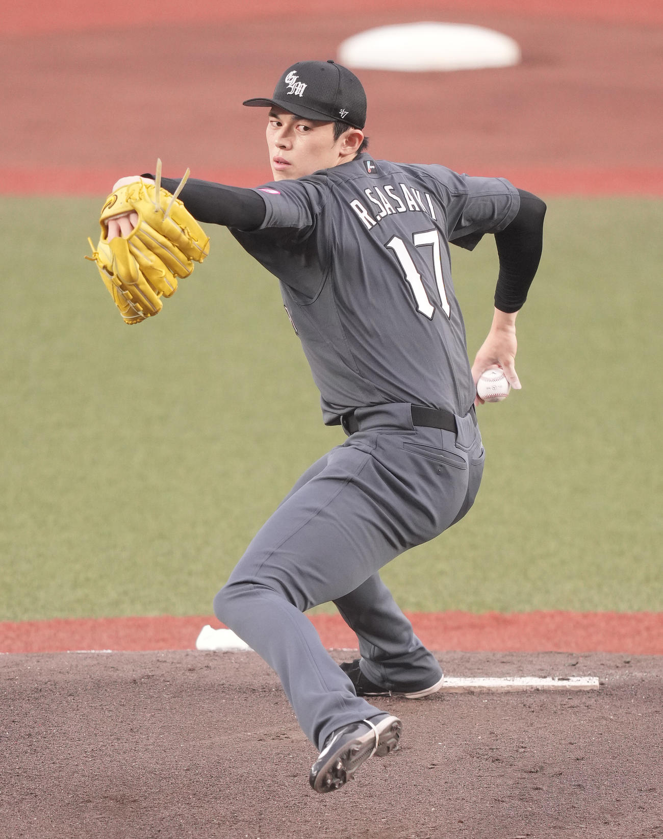 ロッテ対ソフトバンク　先発し力投するロッテ佐々木（撮影・鈴木みどり）