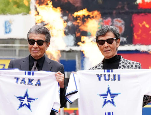 DeNA】舘ひろし＆柴田恭兵“あぶない刑事”がハマスタ来場！ユージが筒香