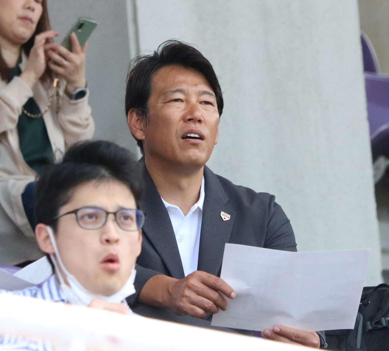 関西学生野球春季リーグ関大対近大の視察に来た侍ジャパン井端弘和監督（撮影・塚本光）