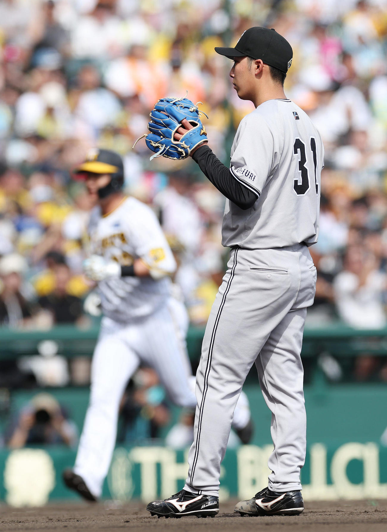 阪神対巨人　4回裏阪神無死、渡辺に本塁打を浴びた赤星（撮影・前田充）