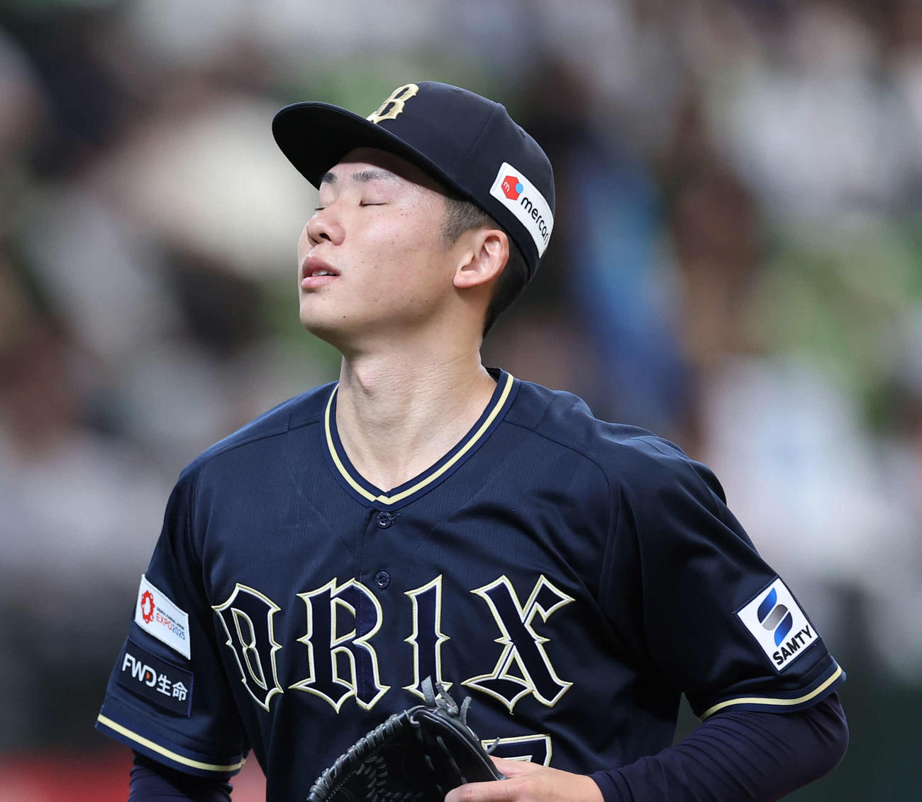 西武対オリックス　7回裏西武1死満塁、降板する曽谷（撮影・河田真司）