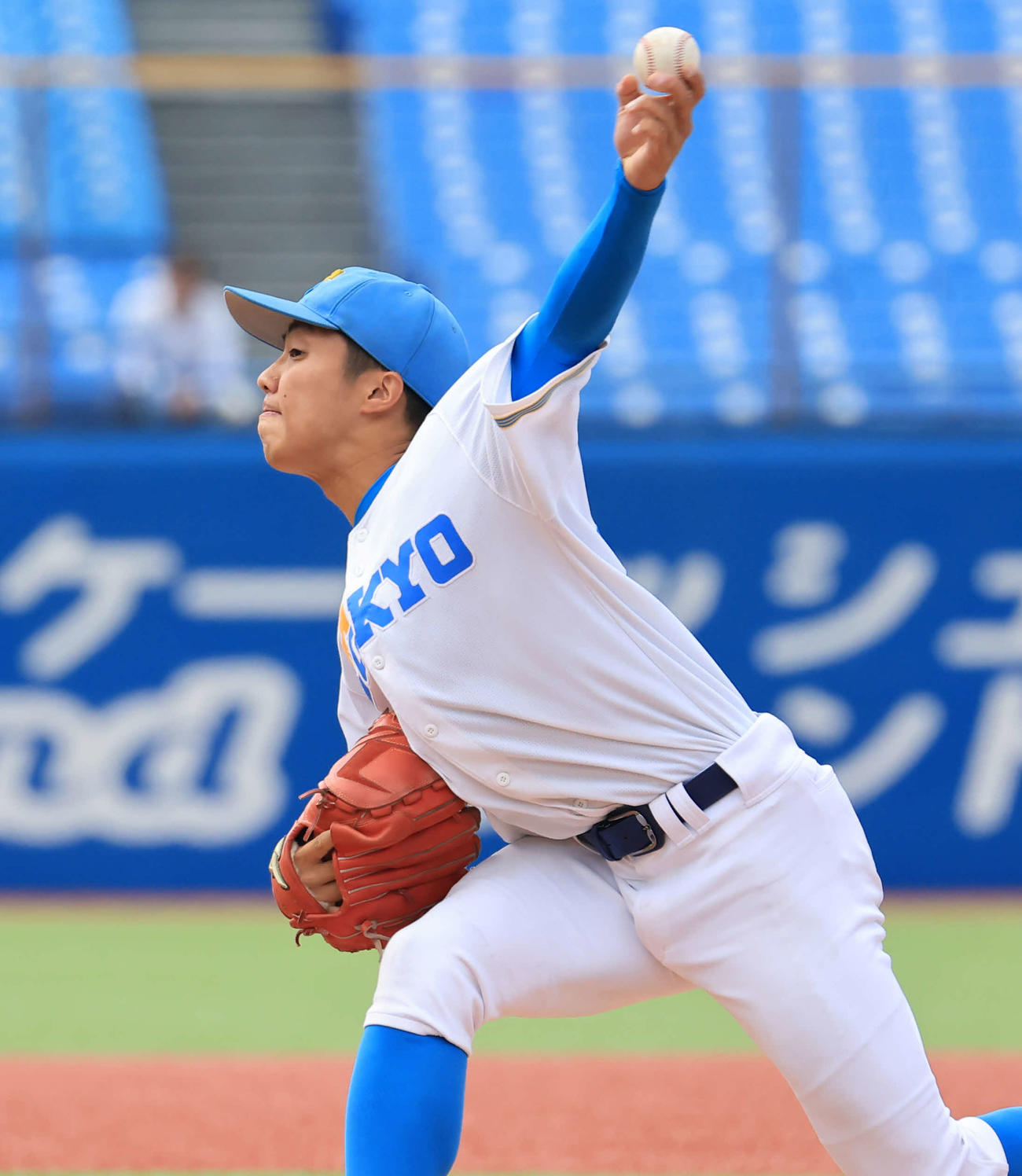 東大対立大　8回裏立大の攻撃で登板した松本慎（撮影・浅見桂子）