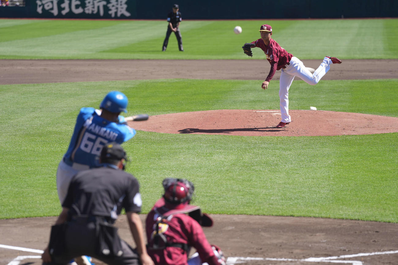 楽天対日本ハム　2回表日本ハム1死、万波を中飛に打ち取る古謝（撮影・井上学）