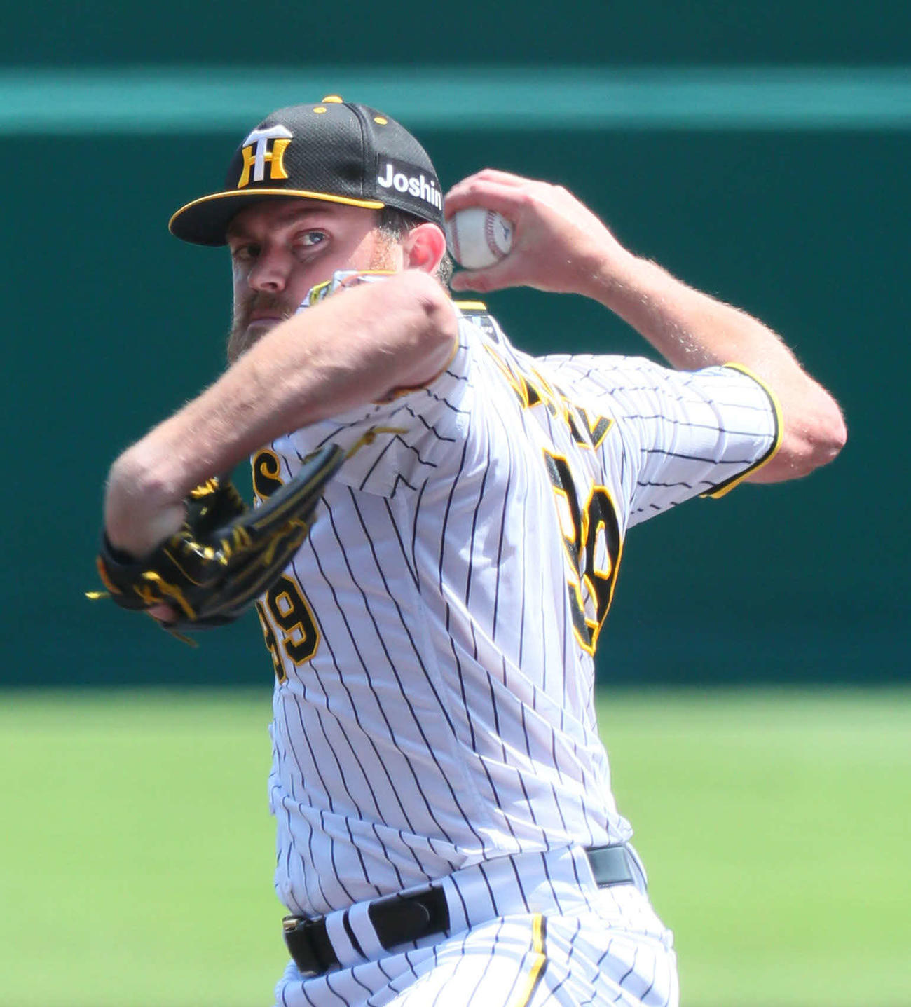 阪神対巨人　阪神先発のビーズリー（撮影・宮崎幸一）