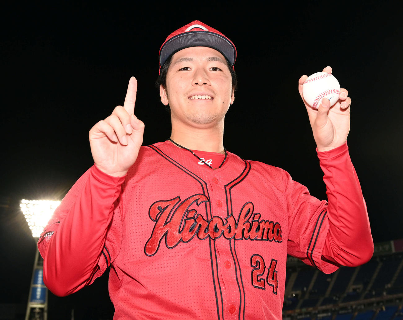 DeNA対広島　プロ初勝利を挙げた広島黒原（撮影・たえ見朱実）