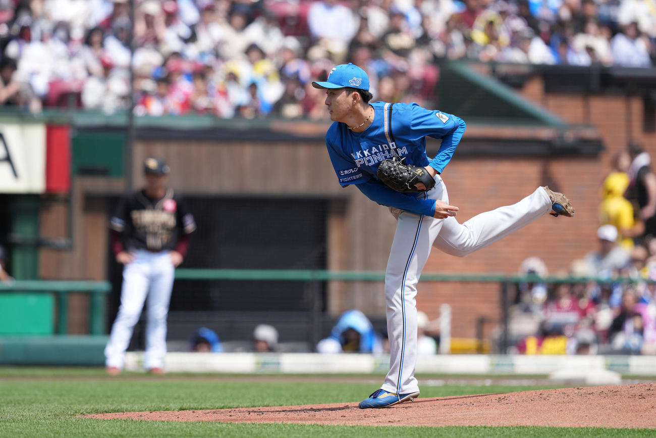 楽天対日本ハム　日本ハム先発の柳川（撮影・井上学）