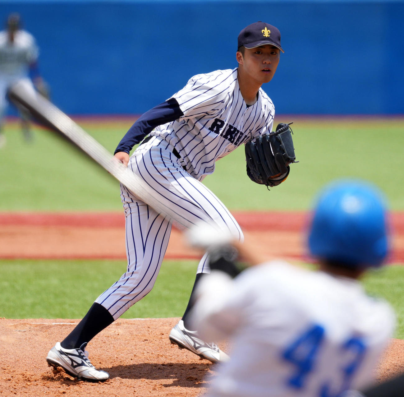 立大対東大　力投する立大先発の沖（撮影・横山健太）
