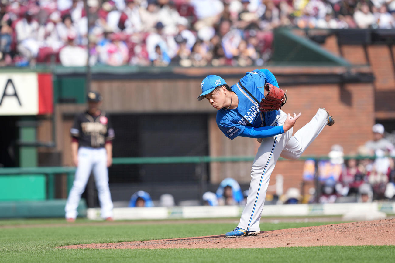 楽天対日本ハム　力投する日本ハム畔柳（撮影・井上学）