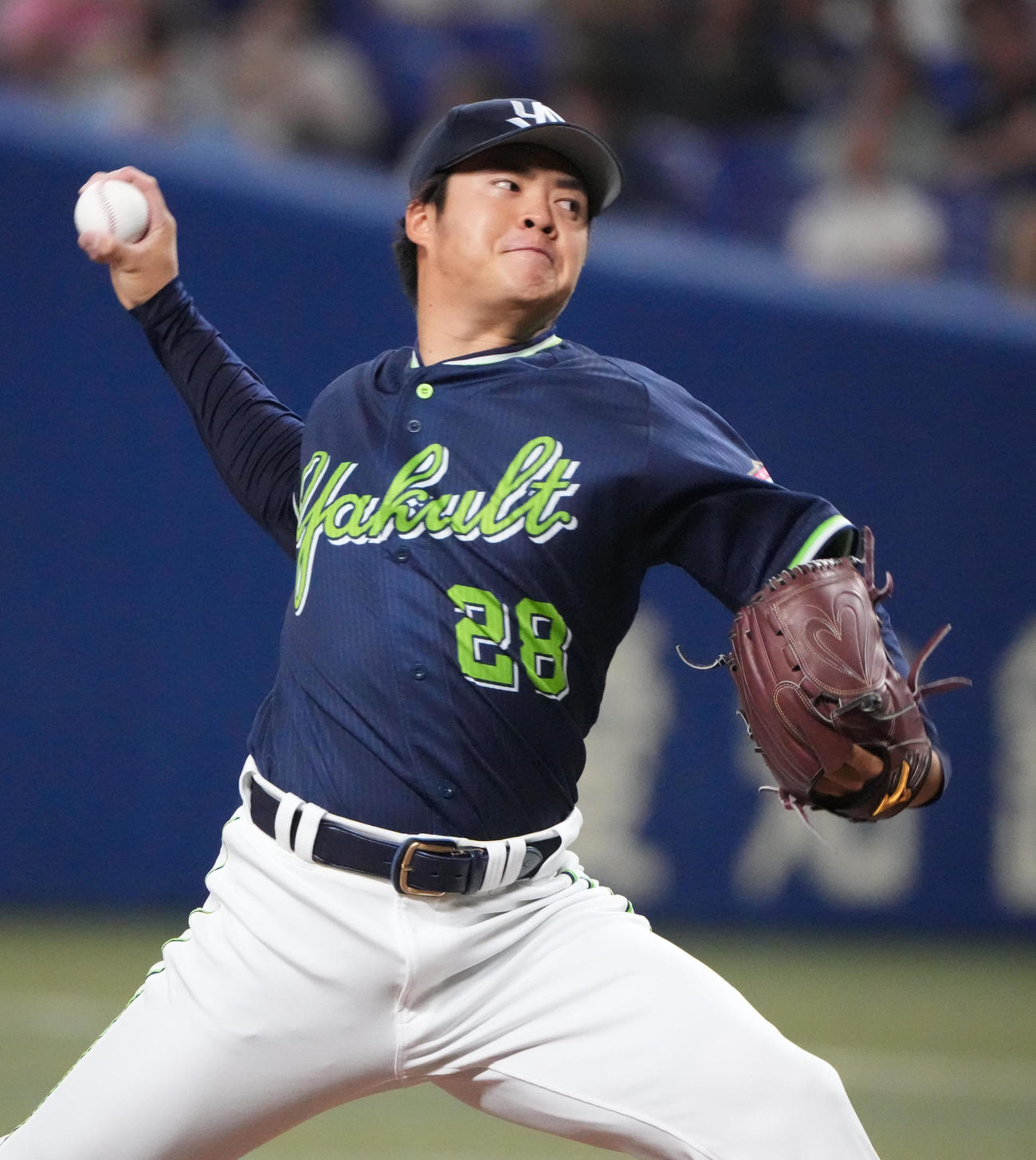 中日対ヤクルト　1回裏、登板するヤクルト先発の武田（撮影・森本幸一）
